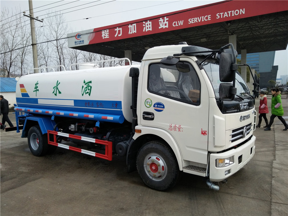 東風(fēng)多利卡（8方）灑水車(chē)