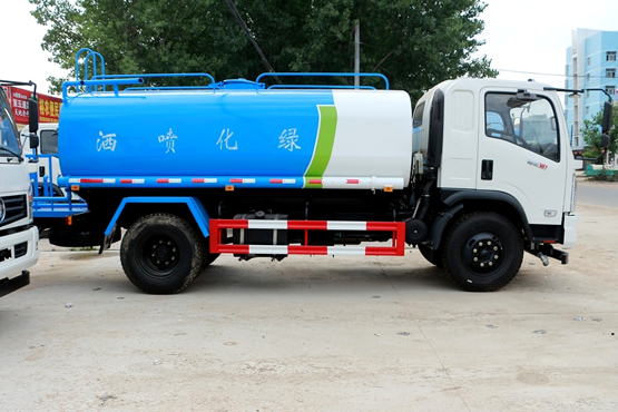 東風(fēng)12噸灑水車(chē)