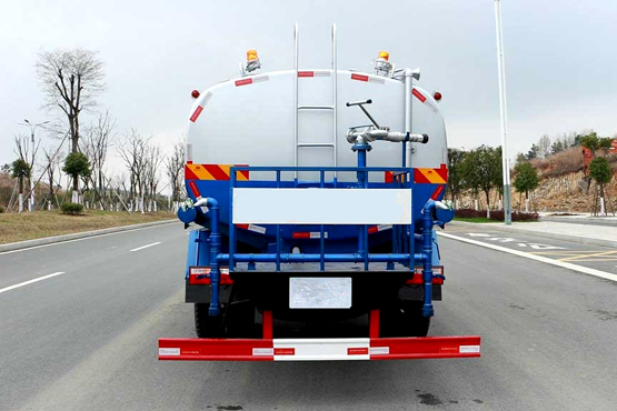 東風(fēng)12方D9灑水車