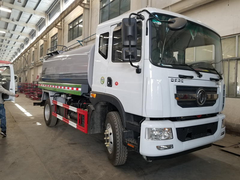 東風14噸D9灑水車