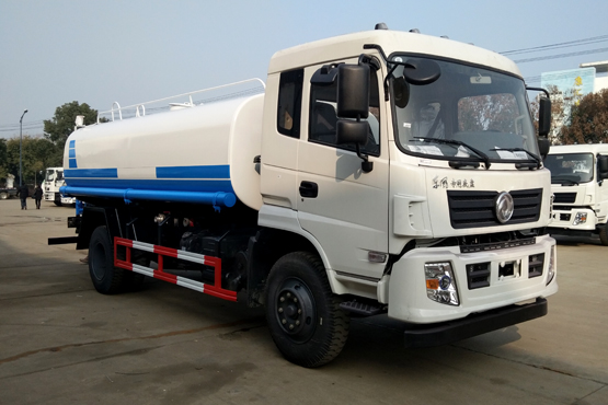 東風專底15噸灑水車