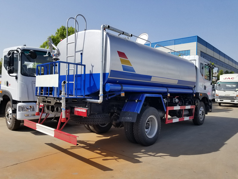 東風6噸綠化噴灑車