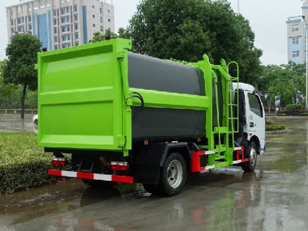 東風(fēng)多利卡國六8方側(cè)裝壓縮垃圾車