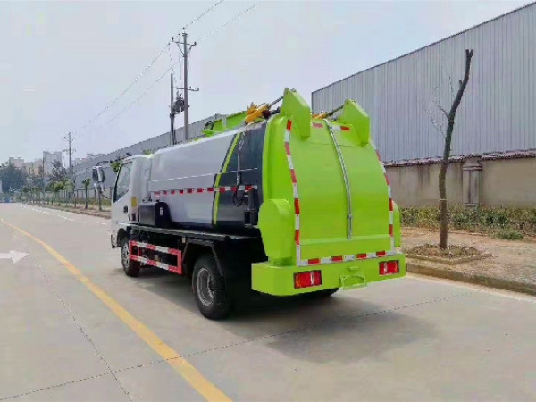 凱馬國(guó)六藍(lán)牌5方餐廚垃圾車(chē)